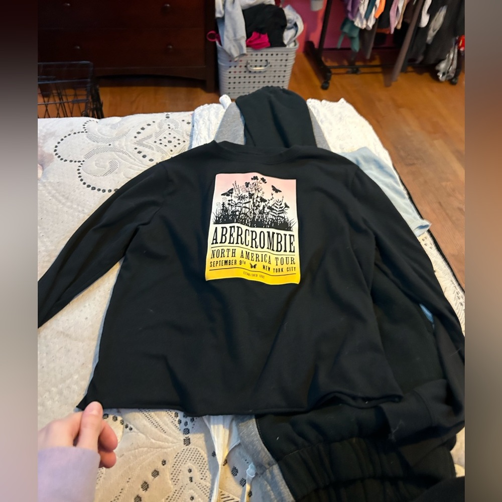 black, kids long sleeve